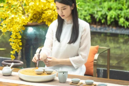 适合夜深人静看的爱情电影(夜幕下的浪漫情缘)