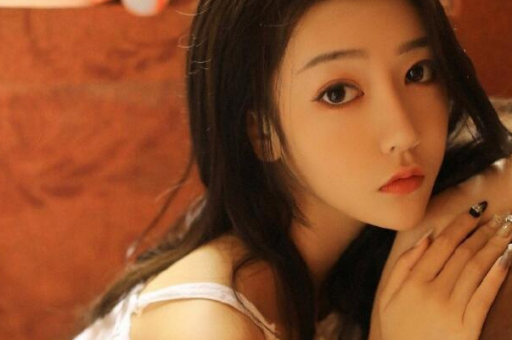 逗女朋友开心幽默笑话(给女友讲笑话搞笑方法教程)
